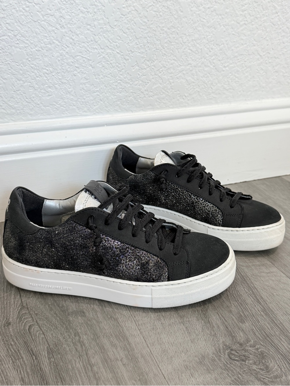 P448 Black Glitter Silver Metallic Low Top Sneakers Women’s EU 37